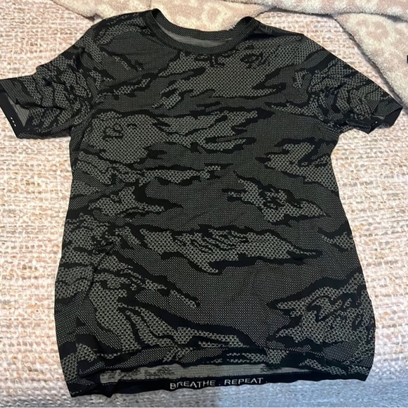 Lululemon Metal Vent Breathe Short Sleeve *NYC Edition - Picture 4 of 5